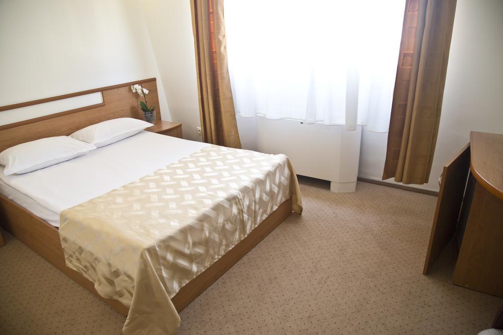 Euro Hotels Gara De Nord Bukarest Eksteriør billede